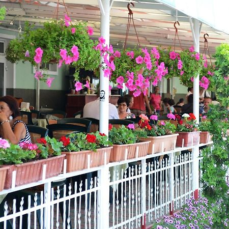 Motel Darina Ungheni  외부 사진